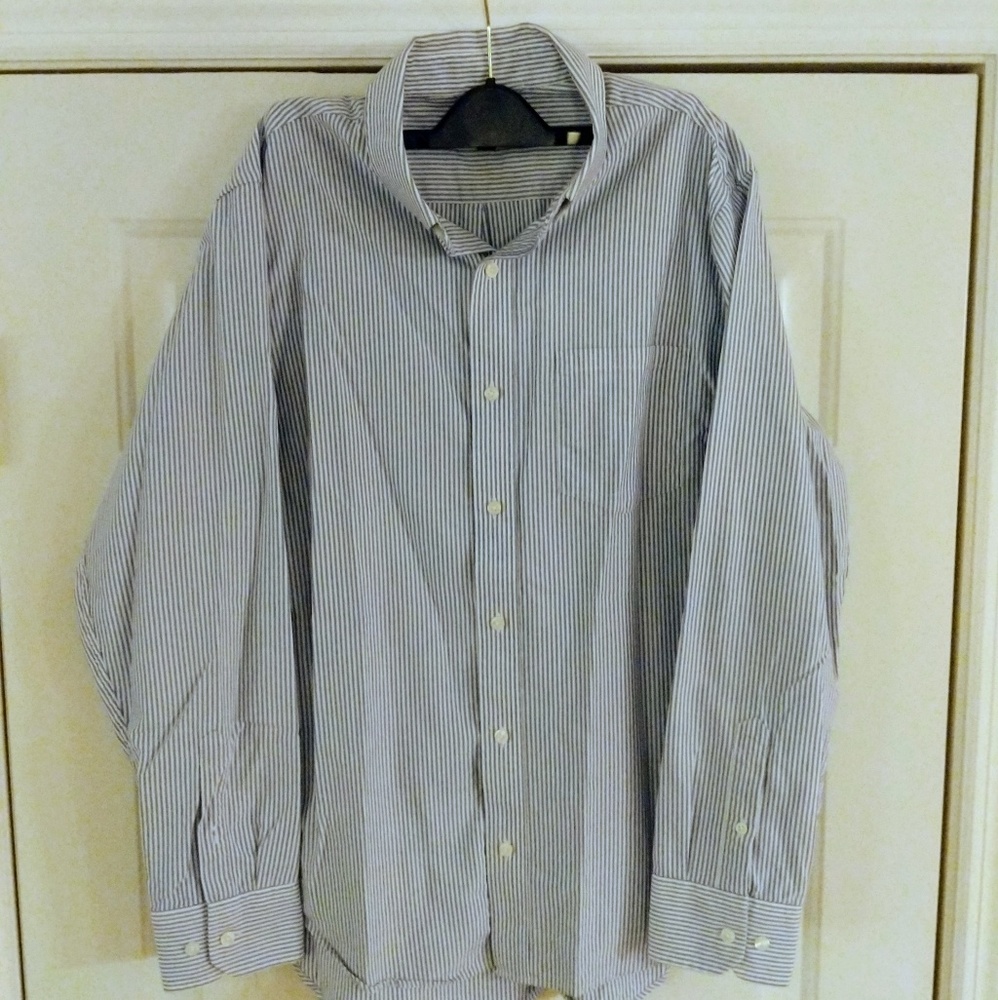 Men's Banana Republic blue & white striped Oxford